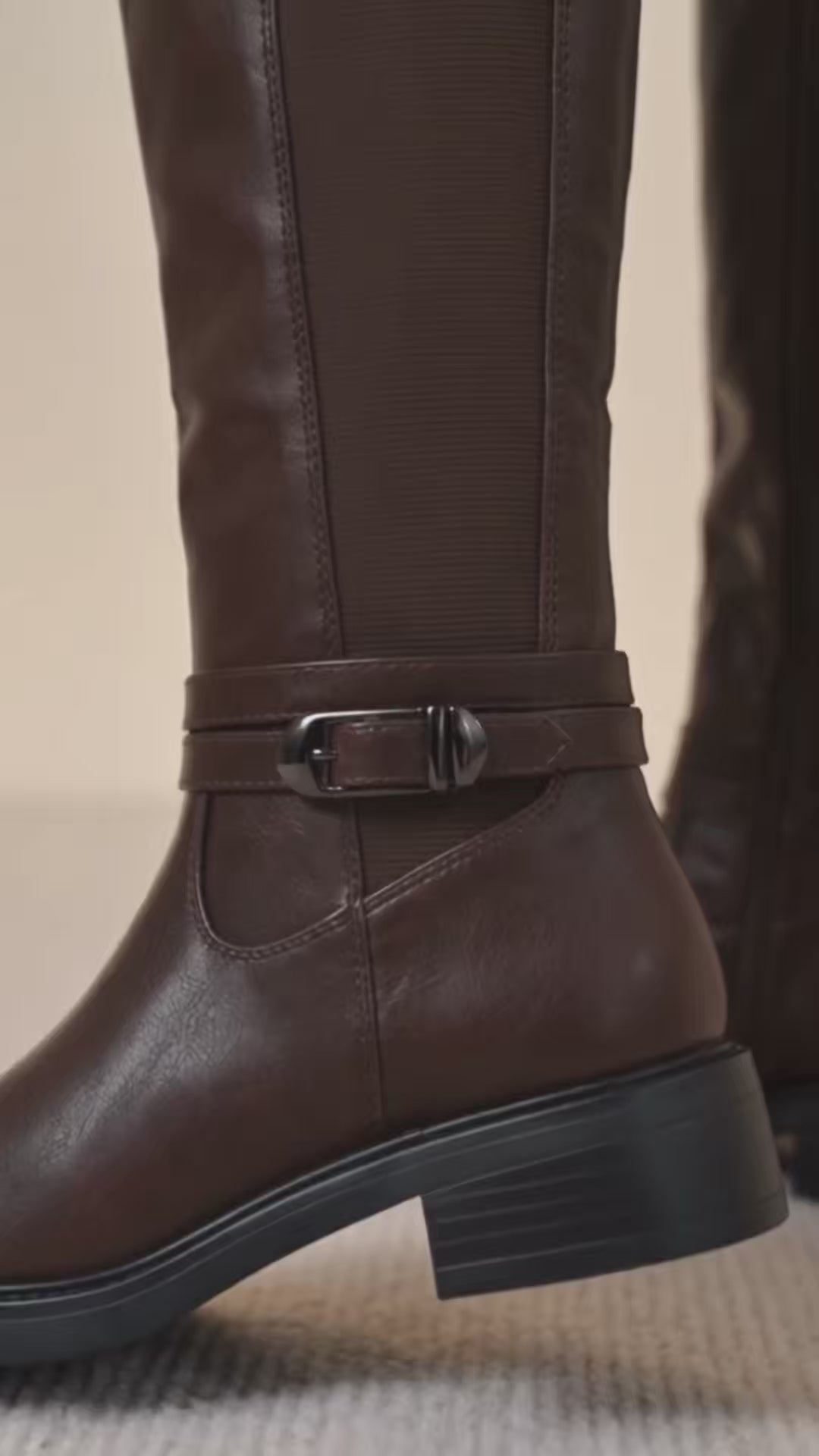 Botas altas Marrones Manila     (Caña elástica adaptable)